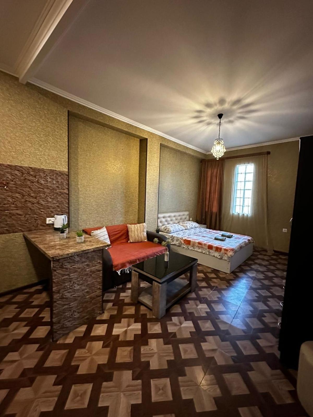 Apartment On L.Meskhishvili Turn ティビリシ エクステリア 写真
