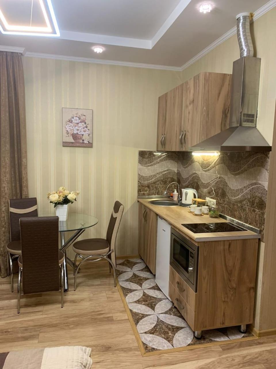 Apartment On L.Meskhishvili Turn ティビリシ エクステリア 写真