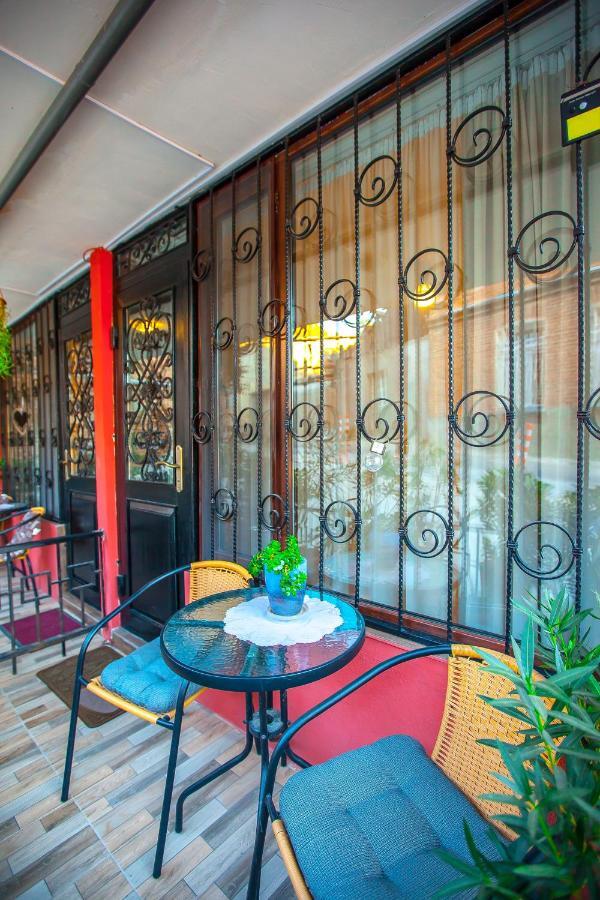 Apartment On L.Meskhishvili Turn ティビリシ エクステリア 写真